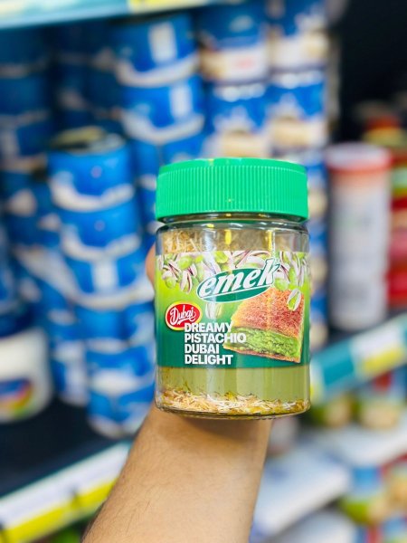 كريمة فستق حلبي ايميك مع شعر كنافة